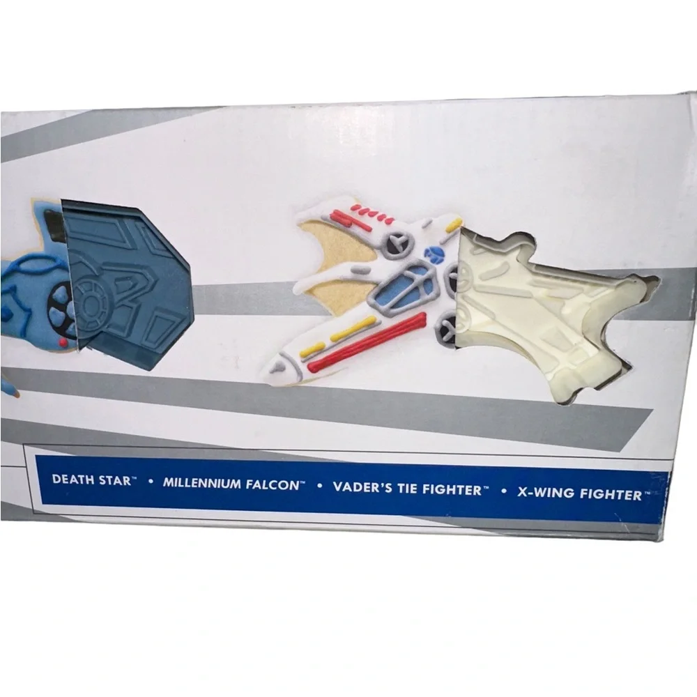 Williams Sonoma Star Wars Cookie Cutters press and stamp